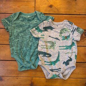 Bundle of Gap Short Sleeve Bodysuits - size 6-12 Months